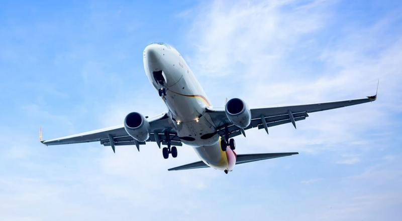 Вонючих пассажиров будут снимать с самолётов — новые правила авиакомпаний